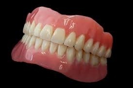 <span style="font-weight: bold;">PROTESIS DENTAL COMPLETA</span>